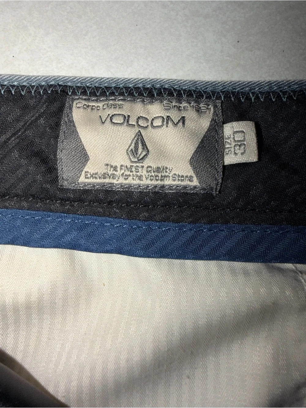 Men’s Volcom Corpo Class Chino Shorts -size 30